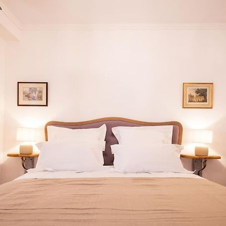 Le "Pied A Terre" - Appartement Plein Centre Avec Parking Prive Bourges Eksteriør billede
