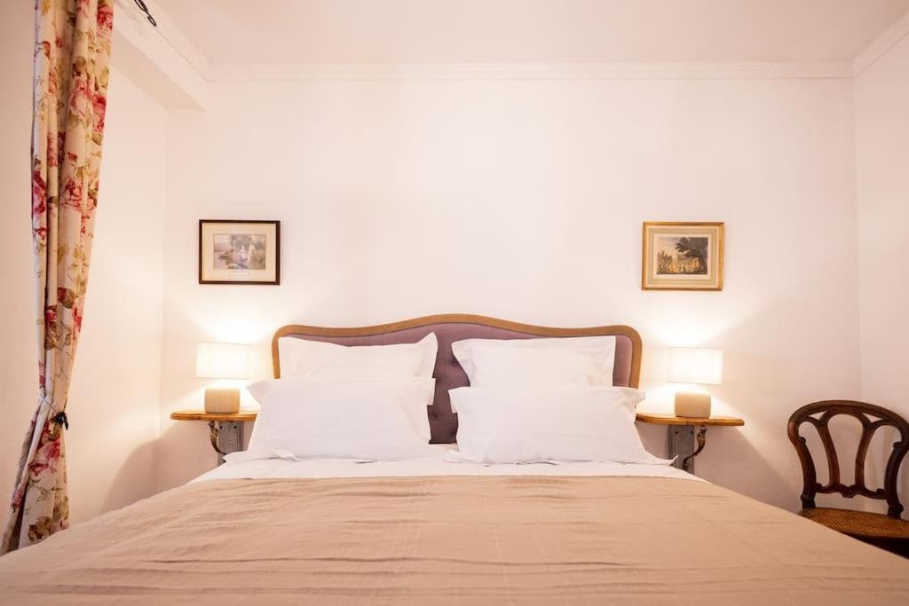Le "Pied A Terre" - Appartement Plein Centre Avec Parking Prive Bourges Eksteriør billede
